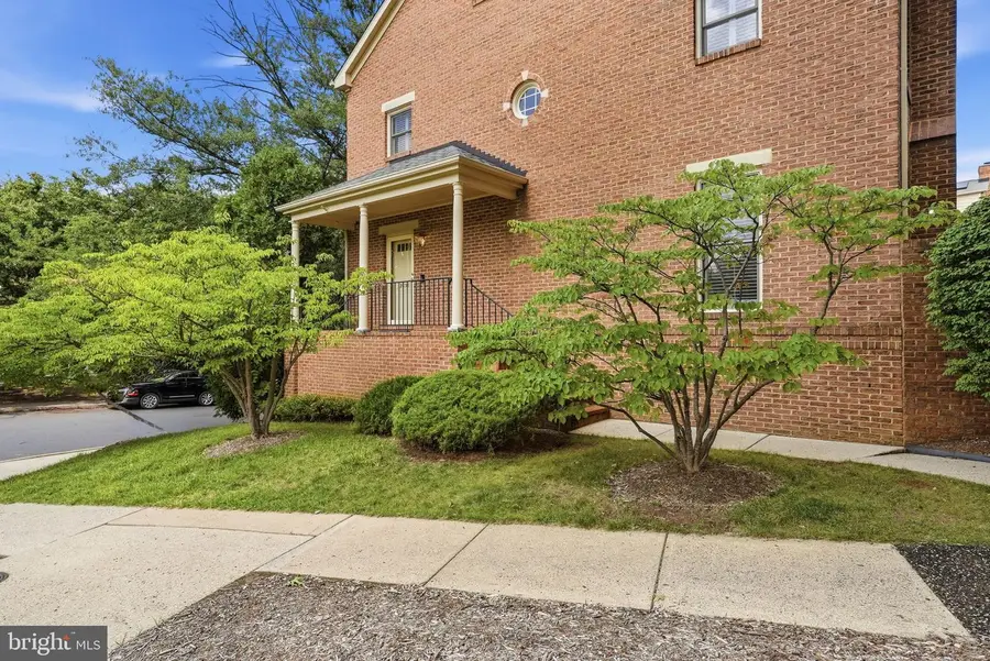 2638 Fairfax Dr, Arlington, VA 22201 - #2