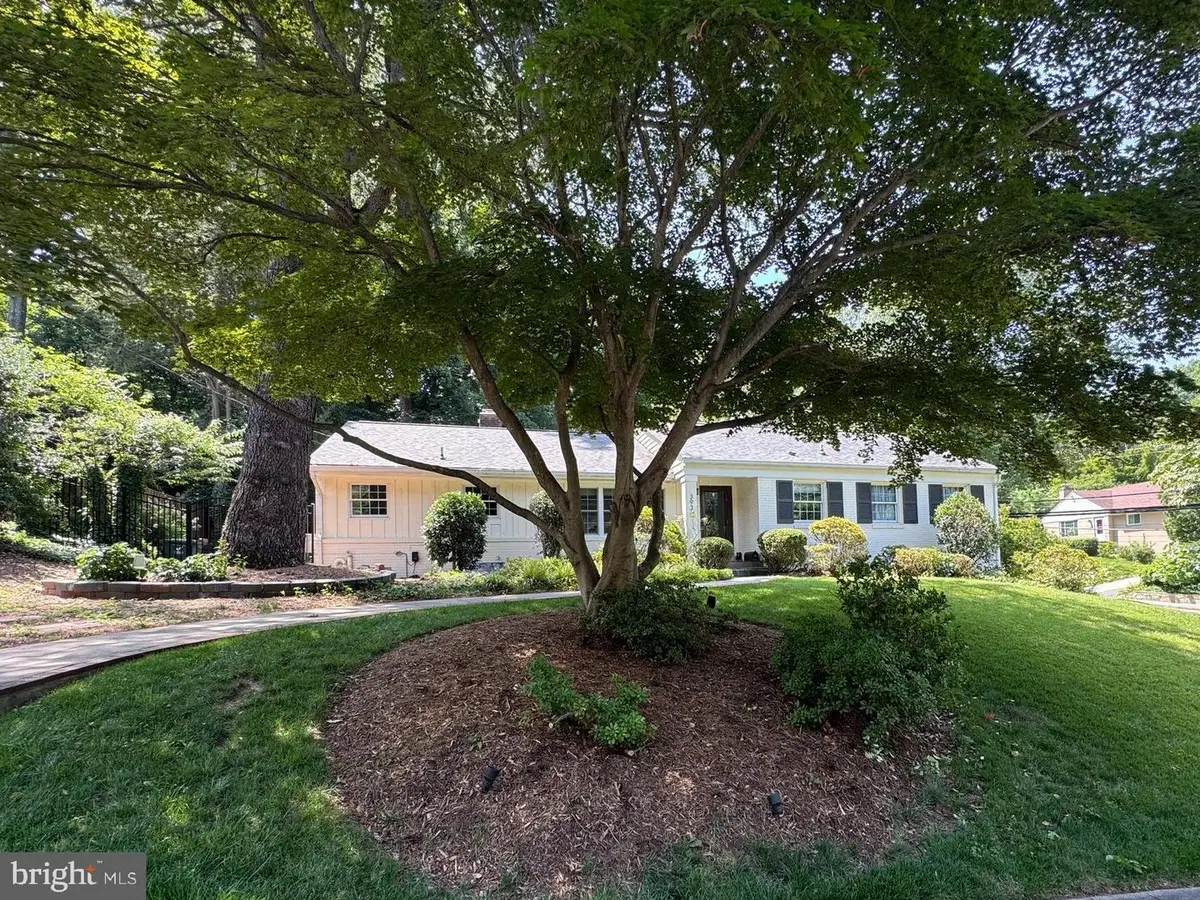 3936 36th St N, Arlington, VA 22207 - #1