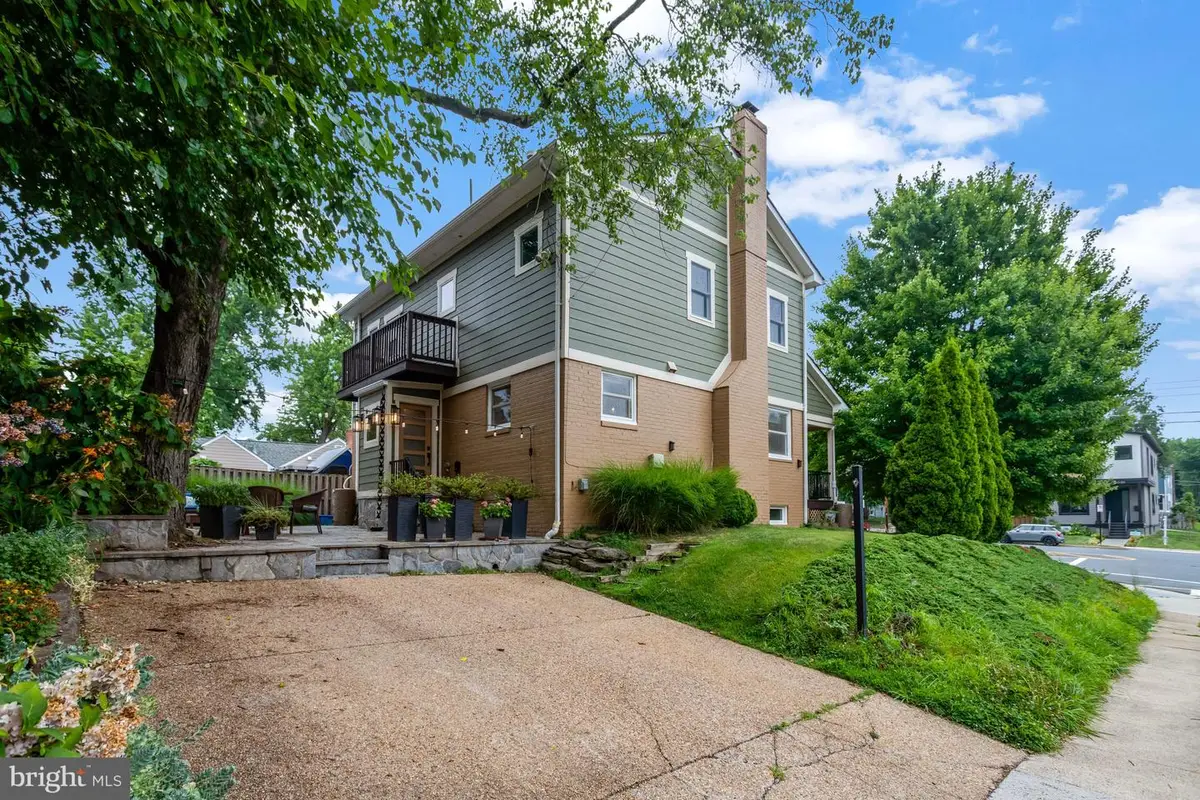 2000 N George Mason Dr, Arlington, VA 22205 - #1