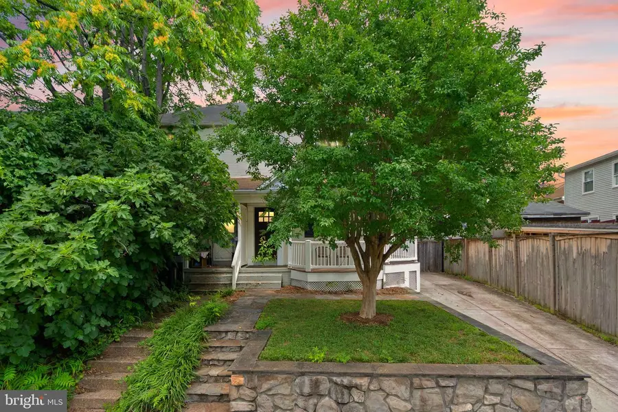 2747 S Uhle St S, Arlington, VA 22206 - #3