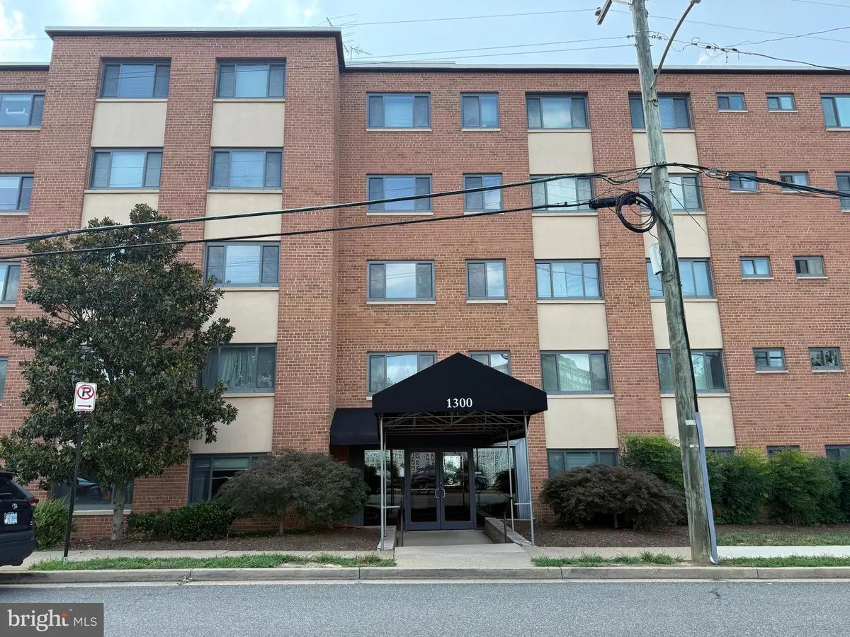 1300 S Arlington Ridge Rd #512, Arlington, VA 22202 - #1
