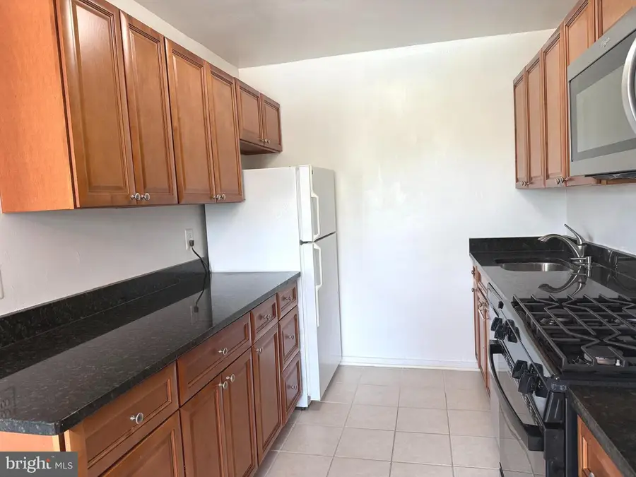 1300 S Arlington Ridge Rd #512, Arlington, VA 22202 - #2