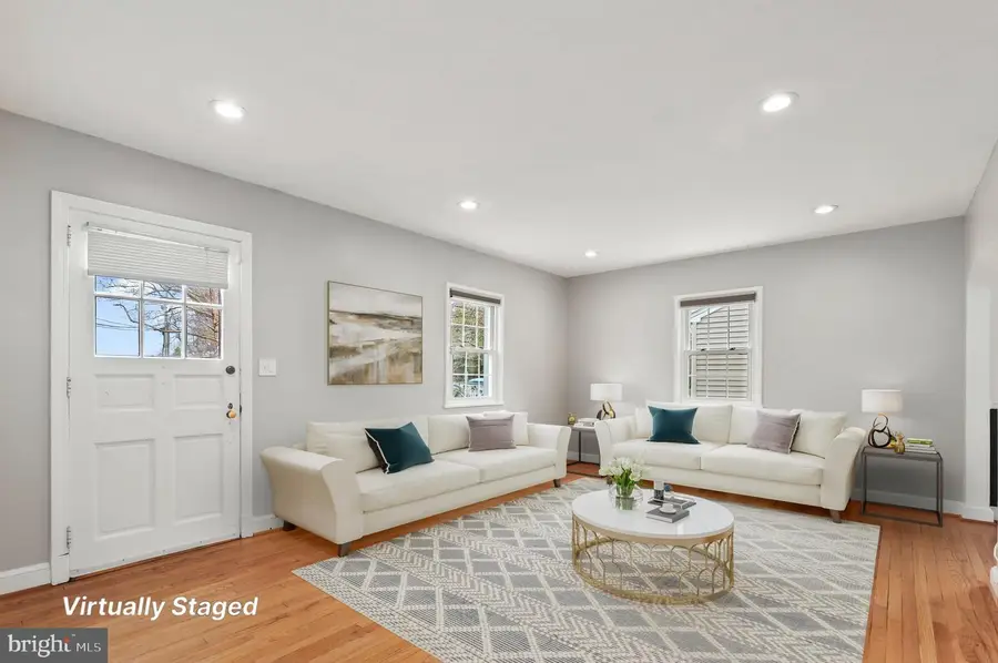 1200 N Roosevelt St, Arlington, VA 22205 - #2