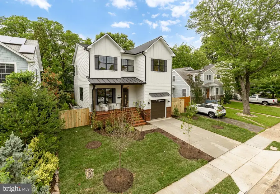 923 17th St S, Arlington, VA 22202 - #2