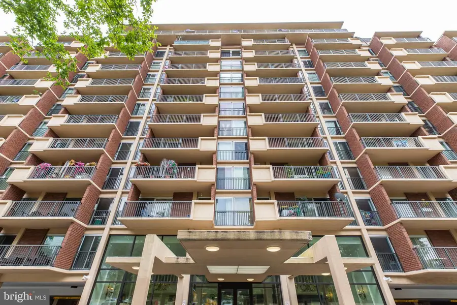 1300 Army Navy Dr #814, Arlington, VA 22202 - #2
