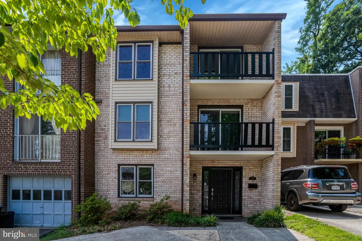 2130 Military Rd, Arlington, VA 22207 - #1