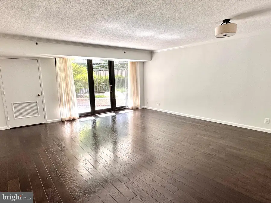 1200 Crystal Dr #214, Arlington, VA 22202 - #3