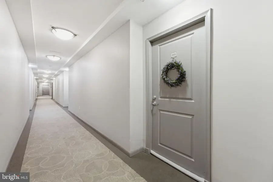 1021 N Garfield St #323, Arlington, VA 22201 - #2
