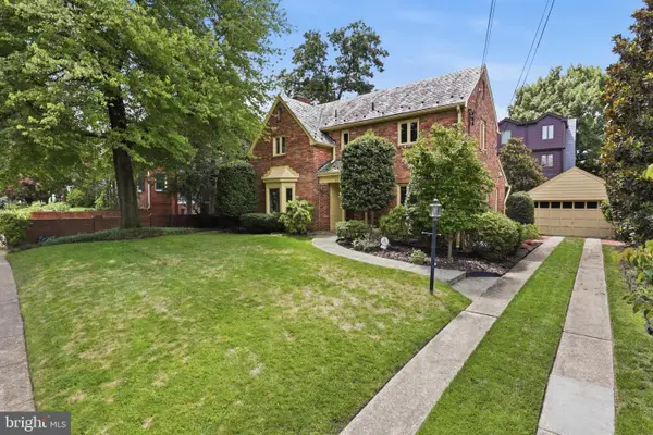 2620 Fort Scott Dr, ARLINGTON, VA 22202