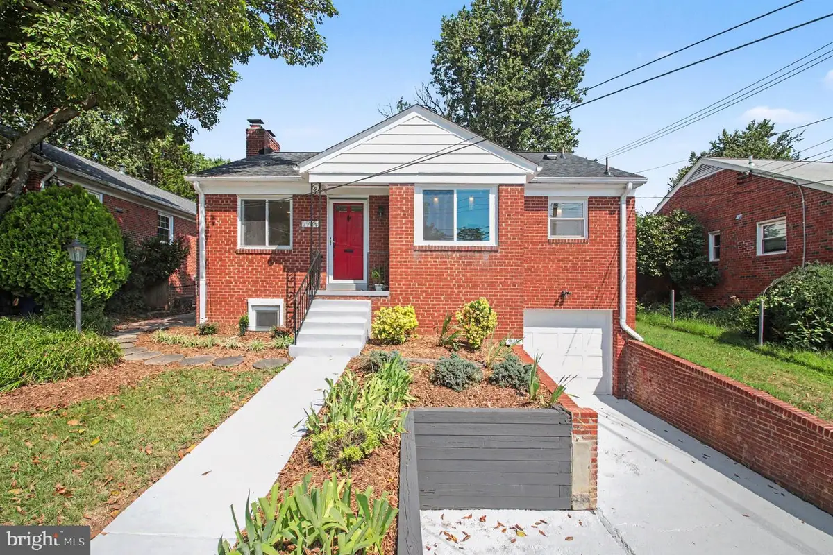 5985 Wilson Blvd, Arlington, VA 22205 - #1