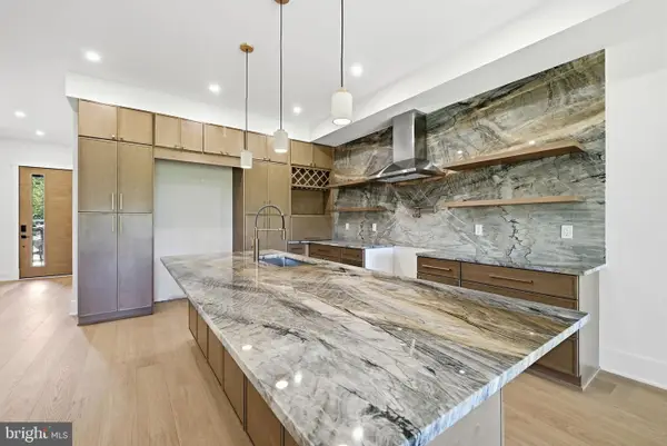 840 N Burlington St, ARLINGTON, VA 22203
