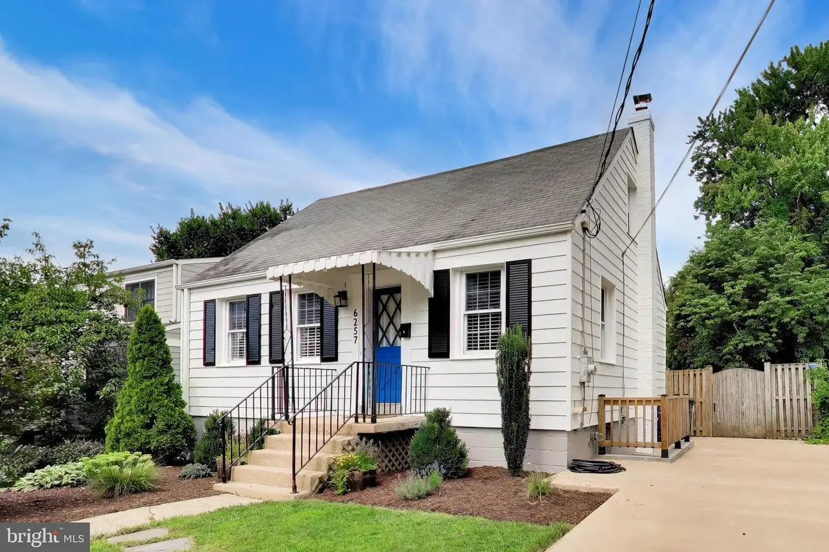 6257 18th St N, Arlington, VA 22205 - #1