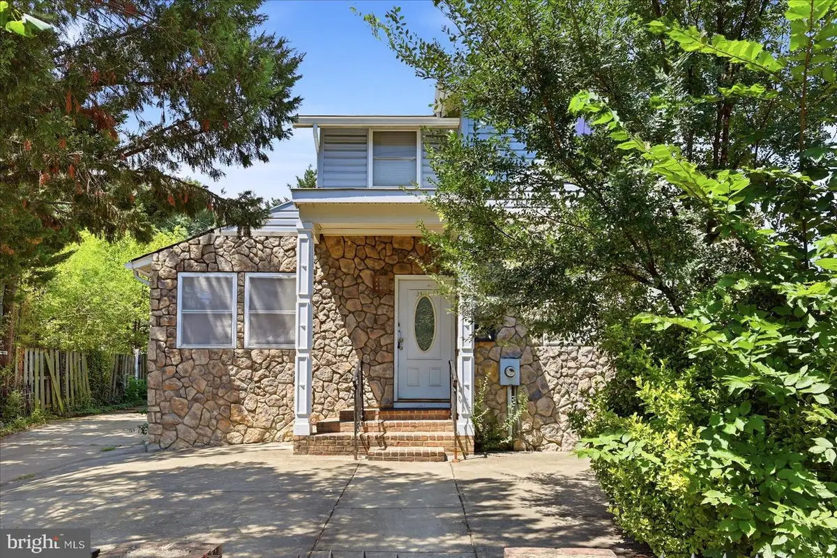 2506 S Eads St, Arlington, VA 22202 - #1