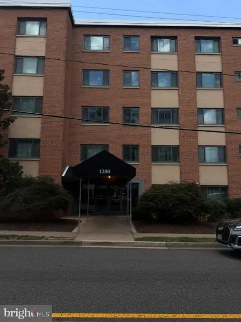 1200 S Arlington Ridge Rd #402, Arlington, VA 22202 - #1
