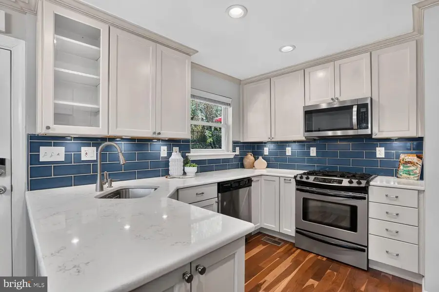 837 31st St S, Arlington, VA 22202 - #2