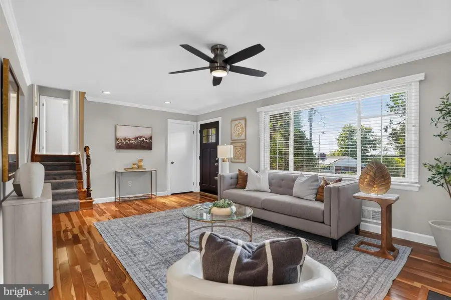 837 31st St S, Arlington, VA 22202 - #3