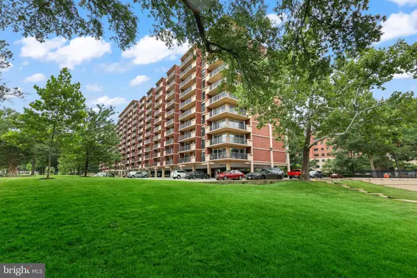 1300 Army Navy Dr #320, ARLINGTON, VA 22202