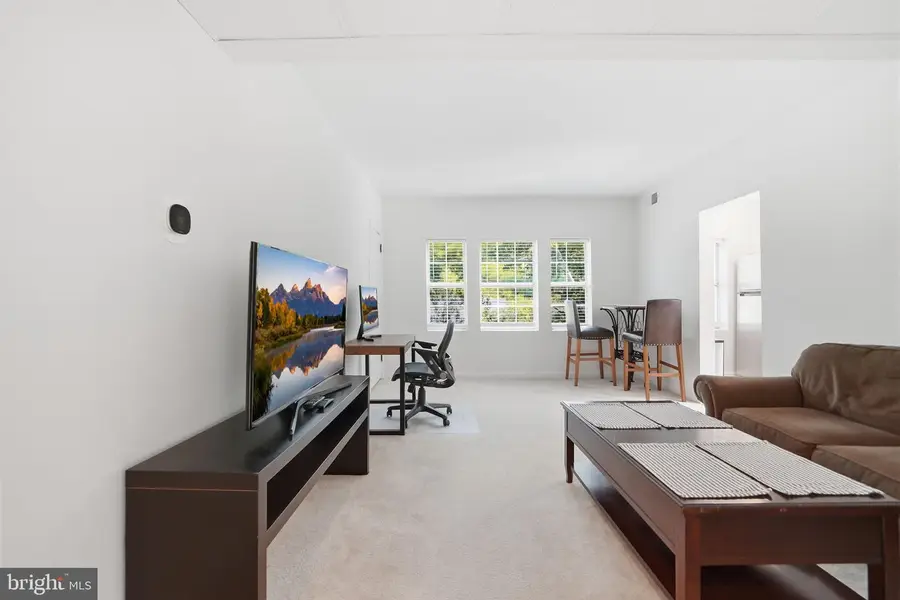 1917 N Rhodes St #13, Arlington, VA 22201 - #3