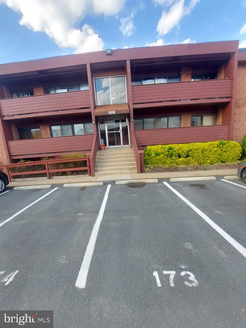 1519 S George Mason Dr S #21, Arlington, VA 22204 - #3