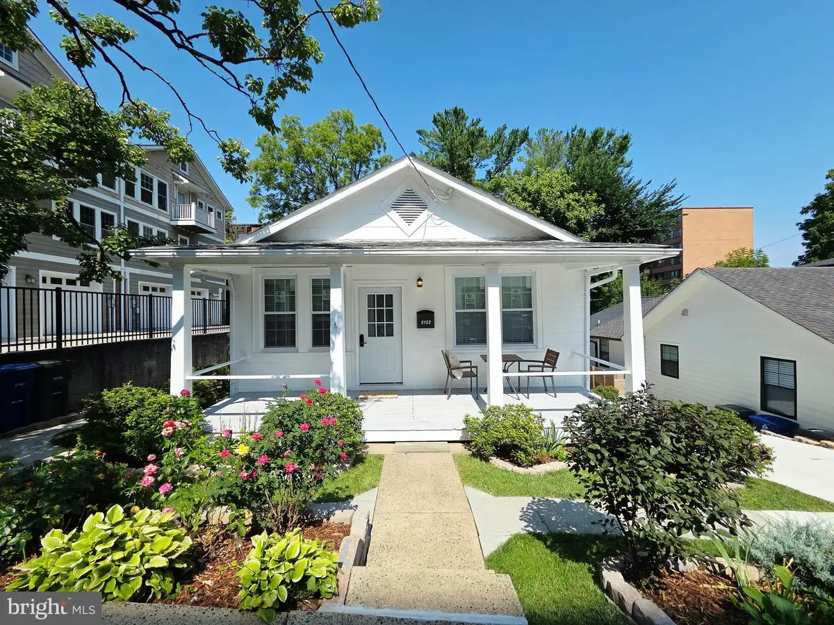 2122 N Thomas St, Arlington, VA 22207 - #1
