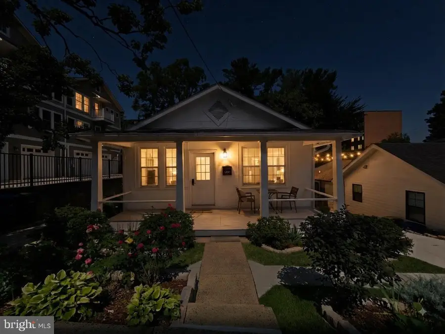 2122 N Thomas St, Arlington, VA 22207 - #2