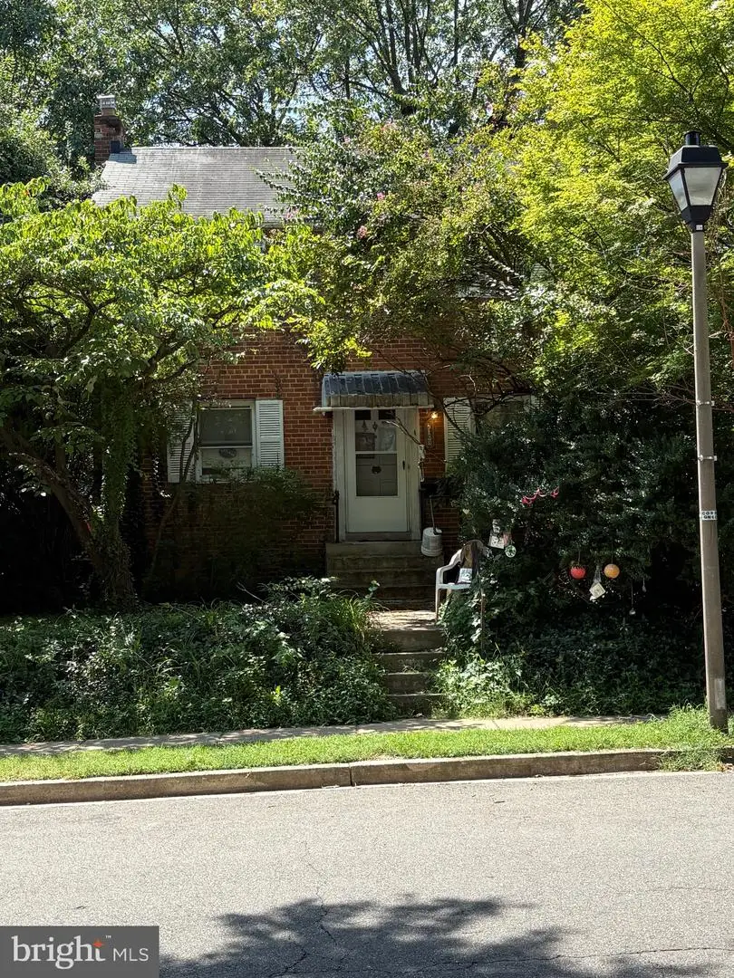 2108 N Illinois St, Arlington, VA 22205 - #2