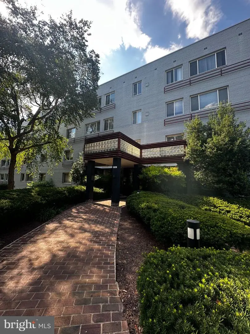 3701 5th St S #208, Arlington, VA 22204 - #1