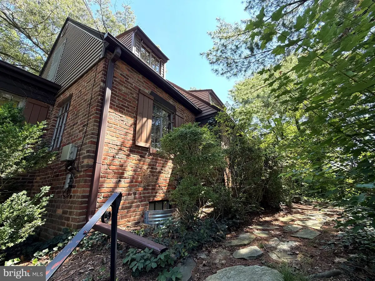 3123 Military Rd N, Arlington, VA 22207 - #1