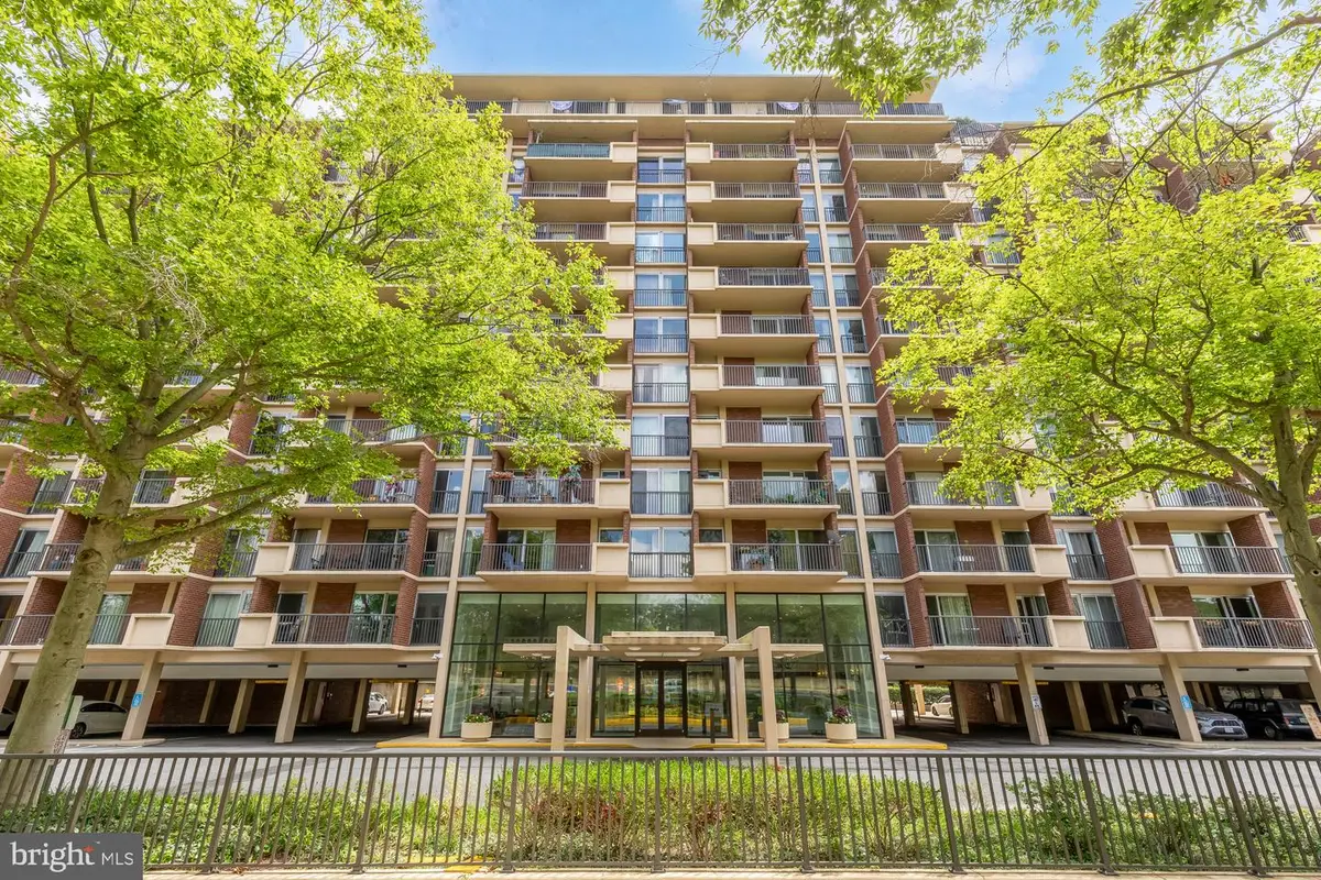 1300 Army Navy Dr #503, Arlington, VA 22202 - #1