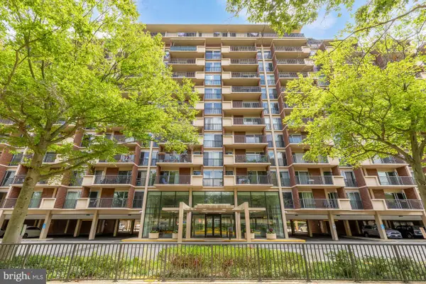 1300 Army Navy Dr #503, ARLINGTON, VA 22202