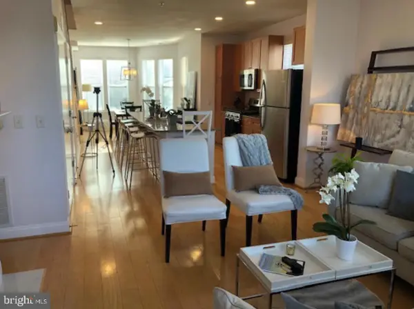 1633 N Colonial Ter #201, ARLINGTON, VA 22209
