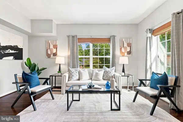 2912 17th St S #302, ARLINGTON, VA 22204
