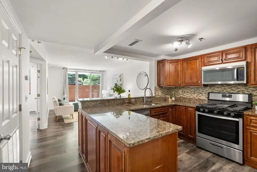 1045 N Utah St #2-106, Arlington, VA 22201 - #3