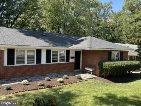 668 S Illinois St, Arlington, VA 22204 - #2