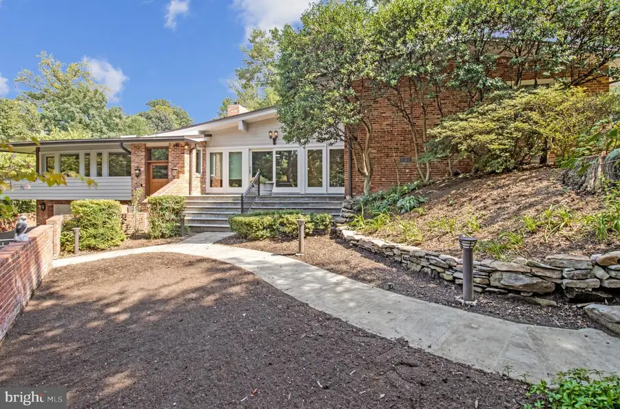 1753 Army Navy Dr, Arlington, VA 22202 - #3