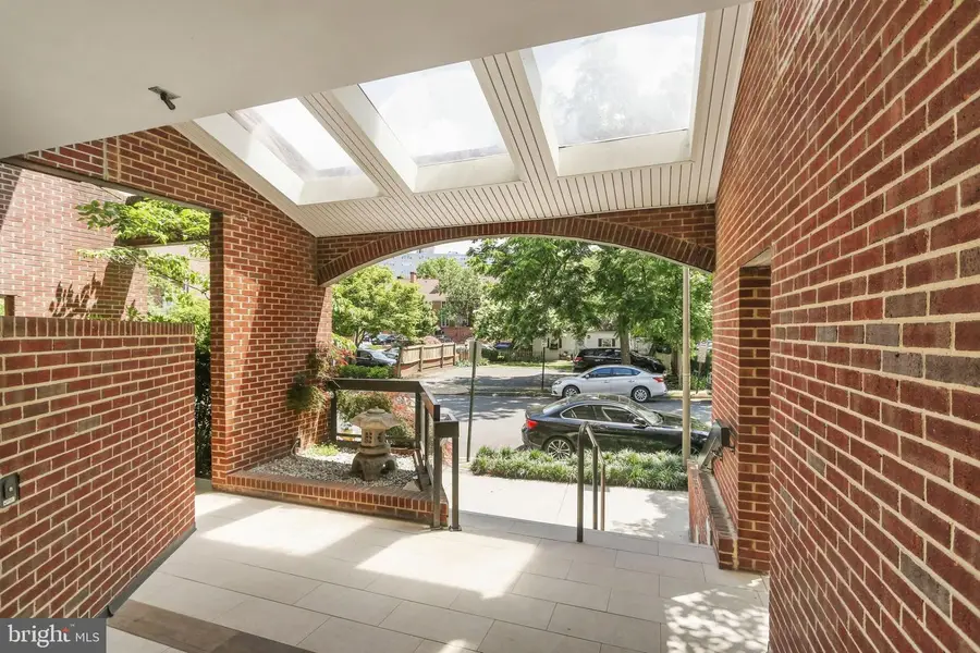 1020 N Stafford St #110, Arlington, VA 22201 - #2