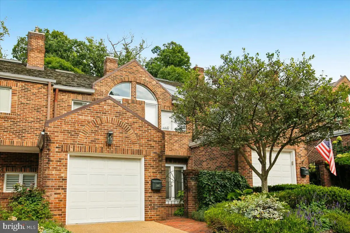 2467 N Wakefield Ct, Arlington, VA 22207 - #1