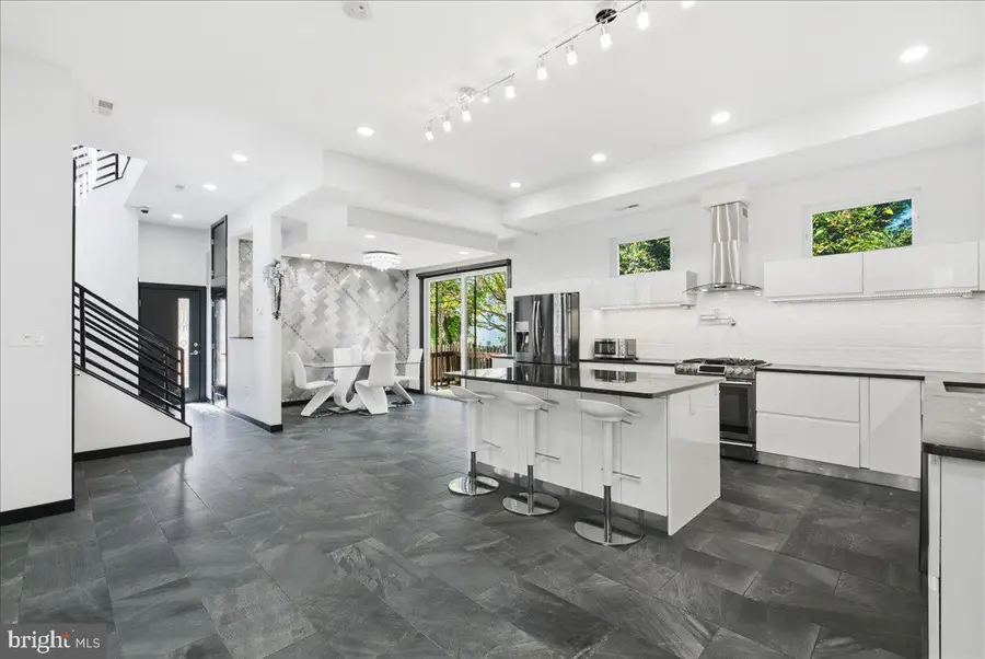 900 20th St S, Arlington, VA 22202 - #2