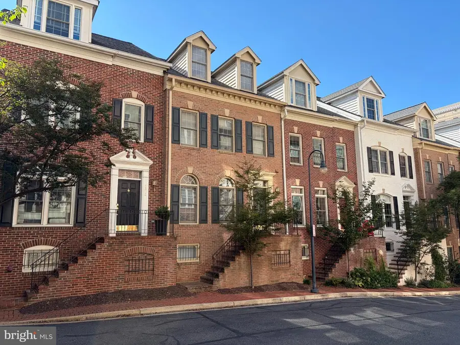 1318 N Adams Ct, Arlington, VA 22201 - #2