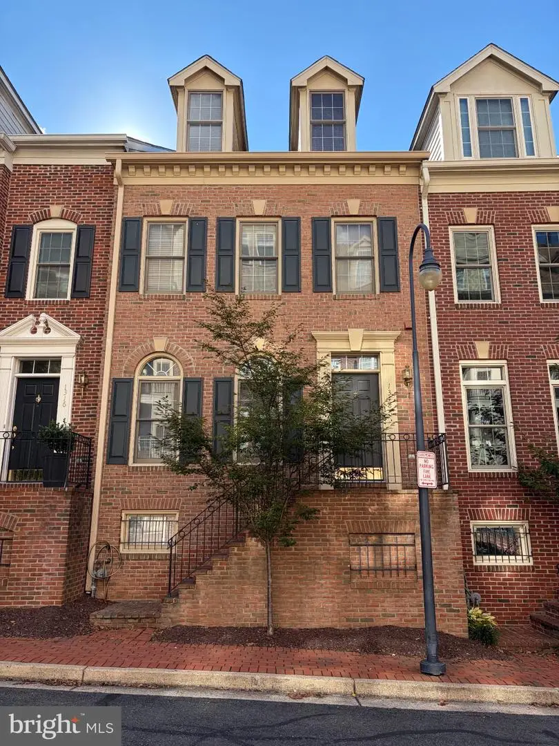 1318 N Adams Ct, Arlington, VA 22201 - #3