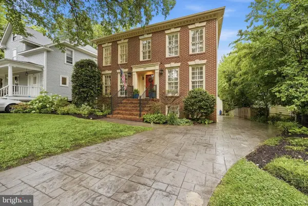 616 26th St S, ARLINGTON, VA 22202