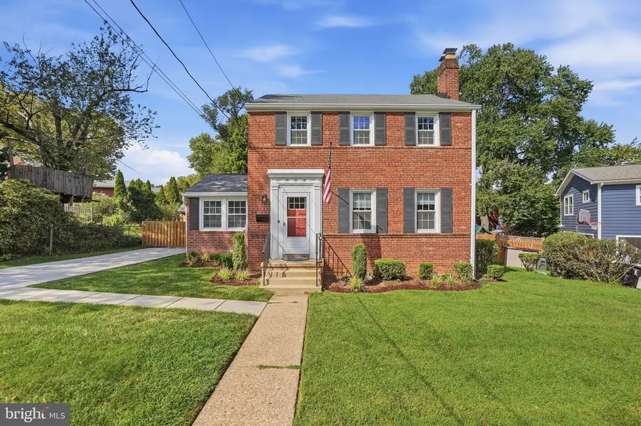 906 N Liberty St, Arlington, VA 22205 - #2