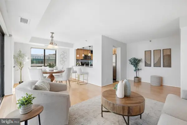 900 N Stafford St #1719, ARLINGTON, VA 22203