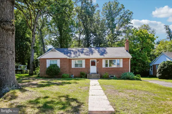 6816 29th St N, ARLINGTON, VA 22213