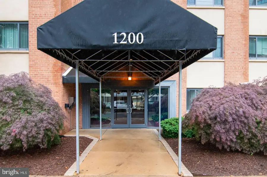 1200 S Arlington Ridge Rd #205, Arlington, VA 22202 - #2