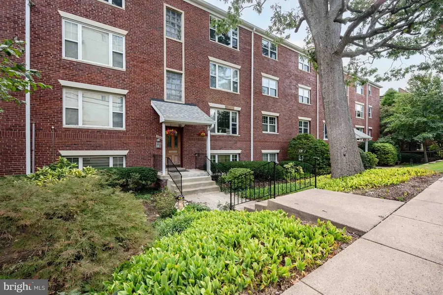 1402 12th St N #s205, Arlington, VA 22209 - #2