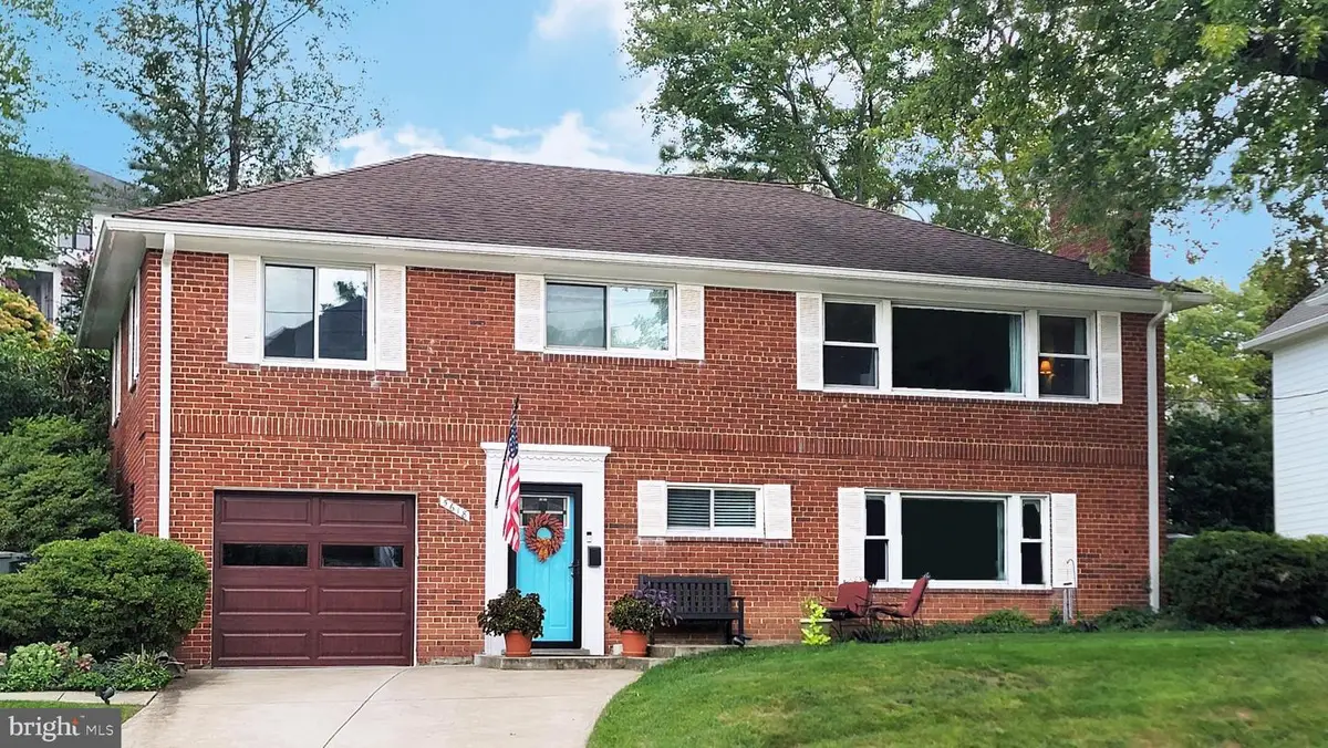 5618 33rd St N, Arlington, VA 22207 - #1
