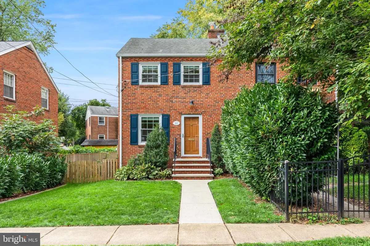 2522 N Winchester St N, Arlington, VA 22213 - #1