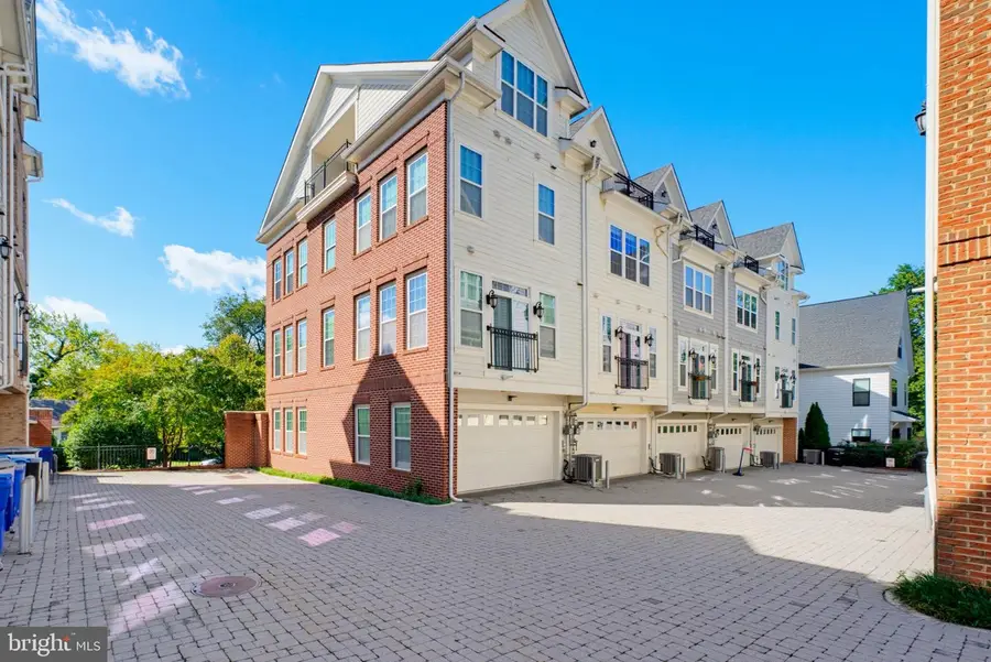 807 N Woodrow St, Arlington, VA 22203 - #2