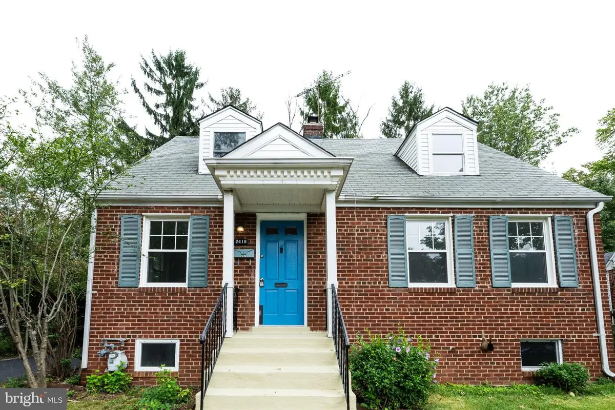 2419 N Dickerson St N, Arlington, VA 22207 - #1